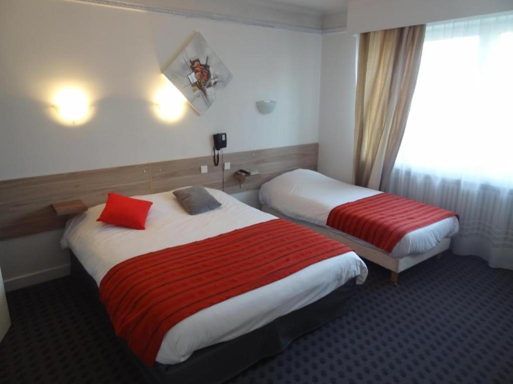 Les Ambassadeurs Hotel Saint-Chamond Exterior photo